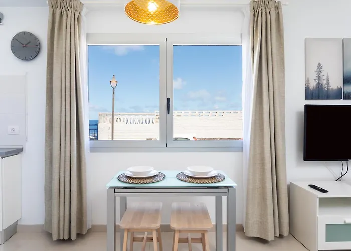 Home2book Serene Natural Pool & * Bajamar (La Laguna)